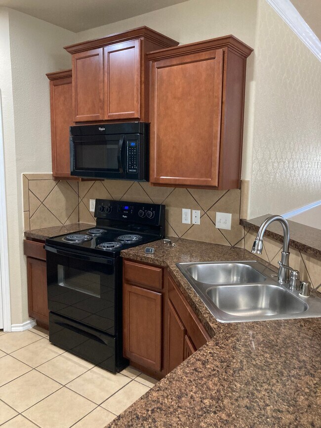 Foto del edificio - 3157 Rockwell Ln