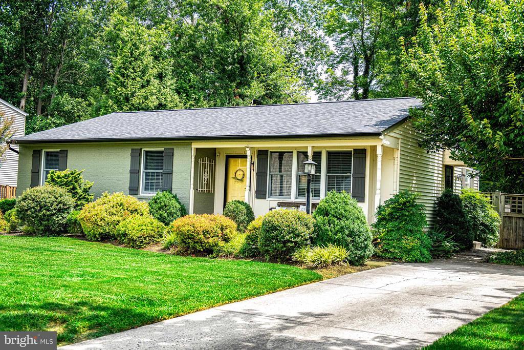 Foto principal - 1355 Sweetbriar Ln