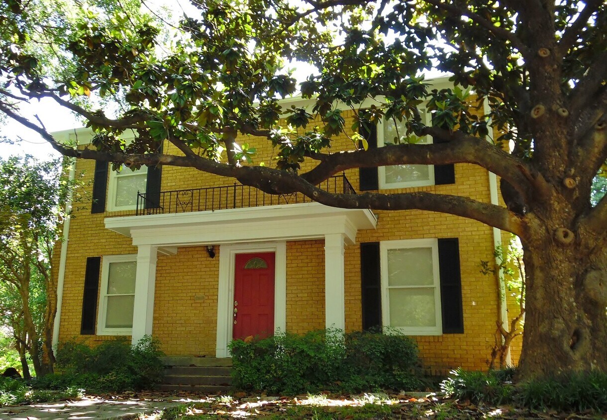 Primary Photo - Total Remodel Townhome-Like Unit in Berkel...