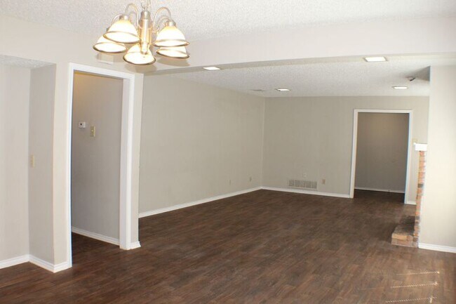 Building Photo - 13233 Fall Manor Dr