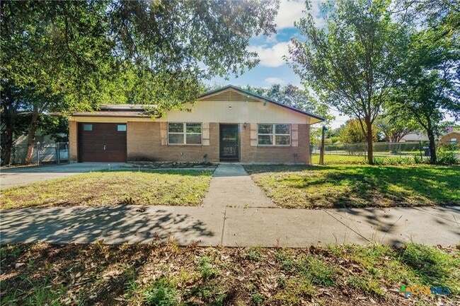 Building Photo - 1820 Gaynor Dr