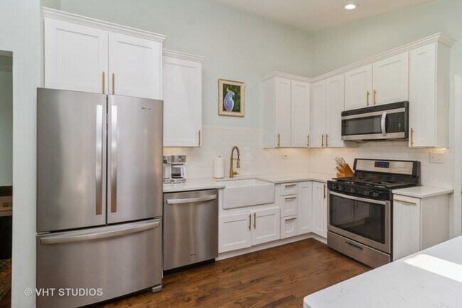 Building Photo - 579 Lowden Ave
