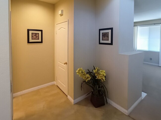 Foto del edificio - Stunning Two-Story 3 Bedroom, 2.5 Bath Home in the Heart of Eastlake Greens!