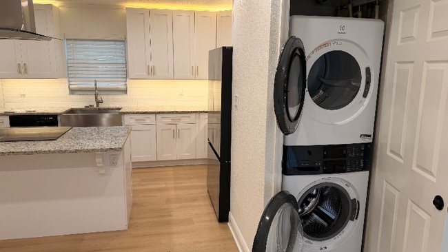 Building Photo - 8708 N Pawnee Ave