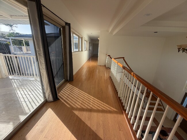 Building Photo - 736 Ulili St