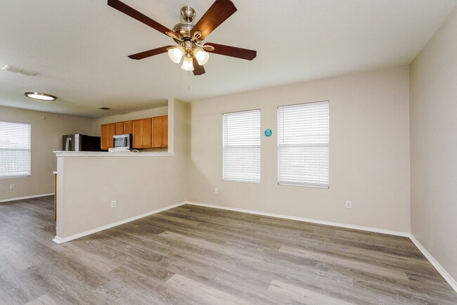 Building Photo - 306 Olivia Ln