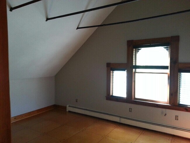 Foto del edificio - 94 Evergreen Ave