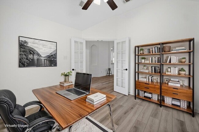 Foto del edificio - 2360 Collin Dr