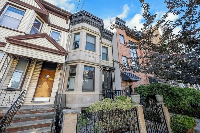 Building Photo - 145 Webster Ave
