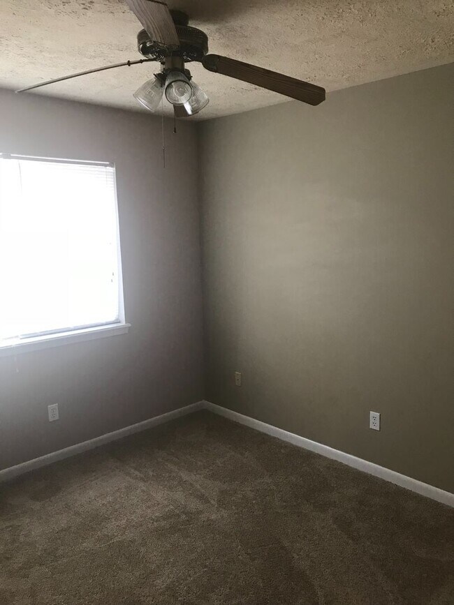 Foto del edificio - 408-410 Brentwood