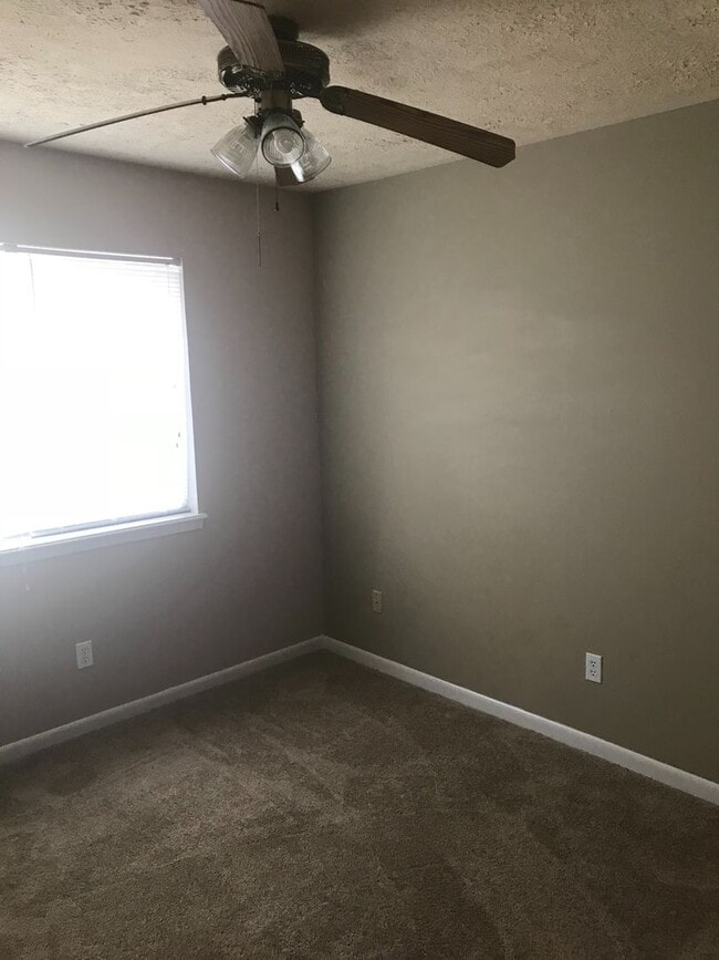 Building Photo - 408-410 Brentwood