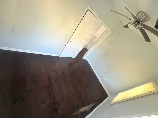 Foto del edificio - 601 10th Ave