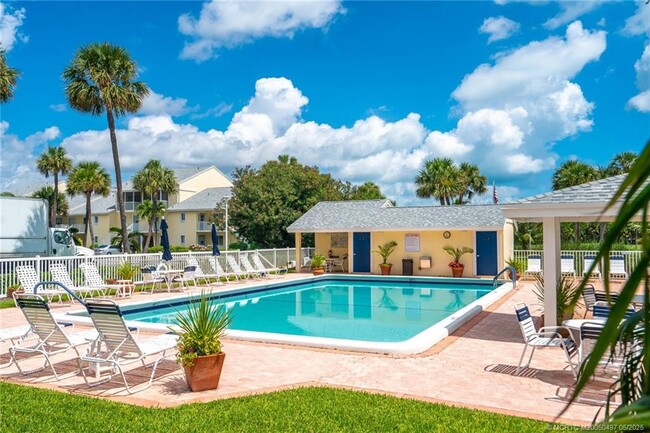Foto del edificio - 5539 NE Gulfstream Way
