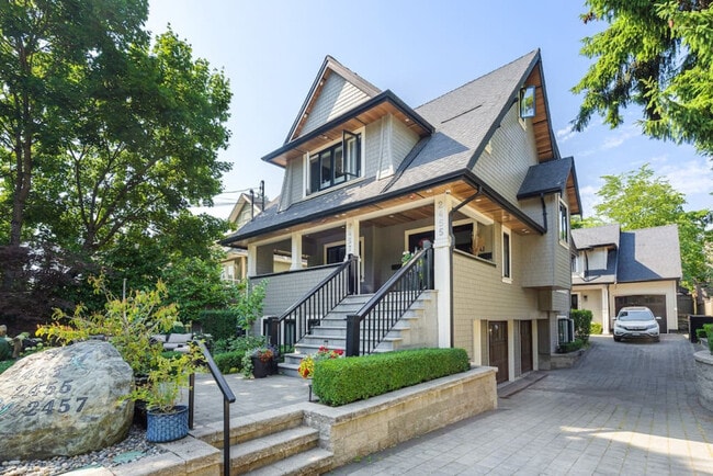 Photo du bâtiment - 2457 W 7th Ave