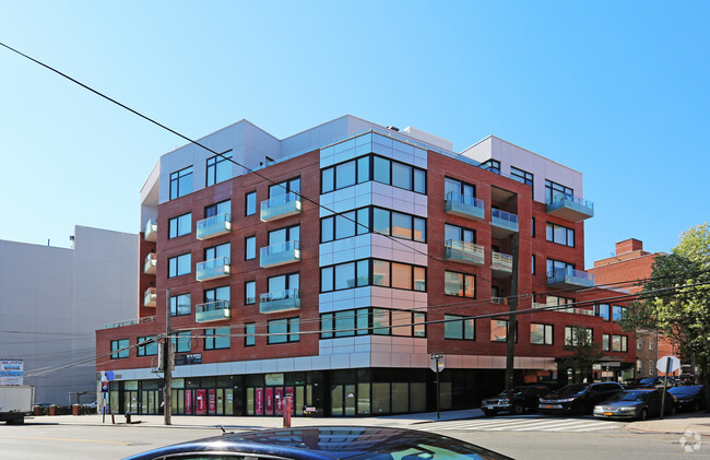 Building Photo - Bridgeview Luxury Residences