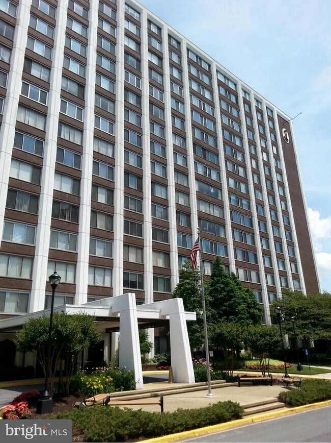 11801 Rockville Pike Unit 802, North Bethesda, MD 20852 Condo for