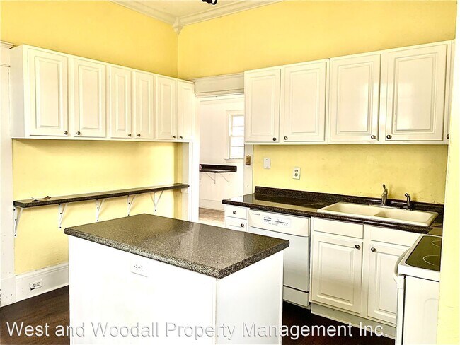 Building Photo - 4 br, 3 bath House - 313 E Trinity Ave