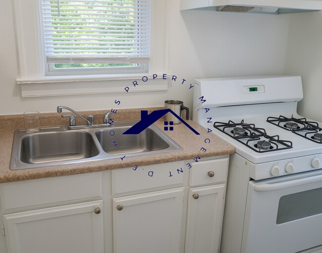 Foto del edificio - 15805 Baylis St