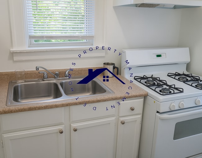 Building Photo - 15805 Baylis St