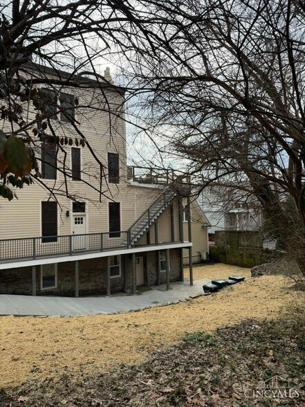 Building Photo - 989 Parkside Pl