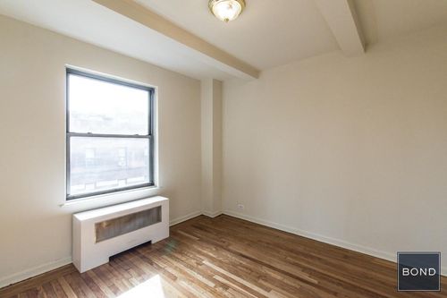 Building Photo - 301 E 38th St