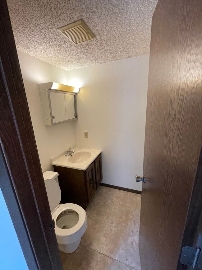 Building Photo - VP-507