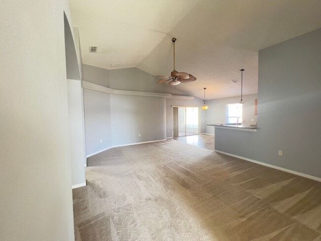 Building Photo - 3Bdrm 2Bath Pool Home -- Gated Community -...