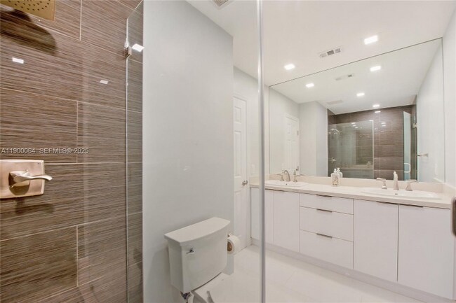 Building Photo - 7424 SW 106th Pl