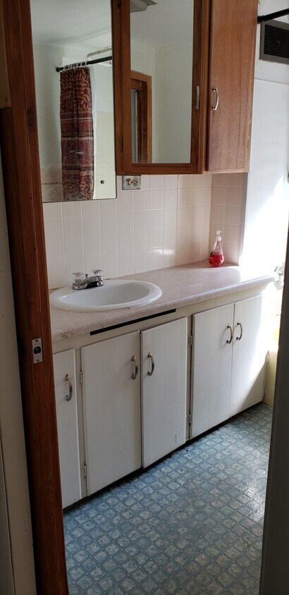 Foto principal - 819 Hawthorne Ave