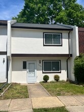 Building Photo - 1308 Wexford Ct