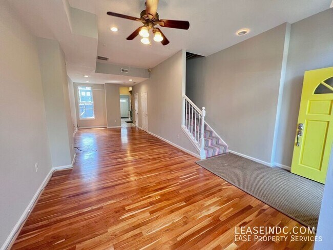 Foto del edificio - 1016 11th St NE