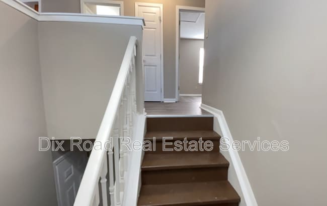 Building Photo - 624 Meadow Brook Pl