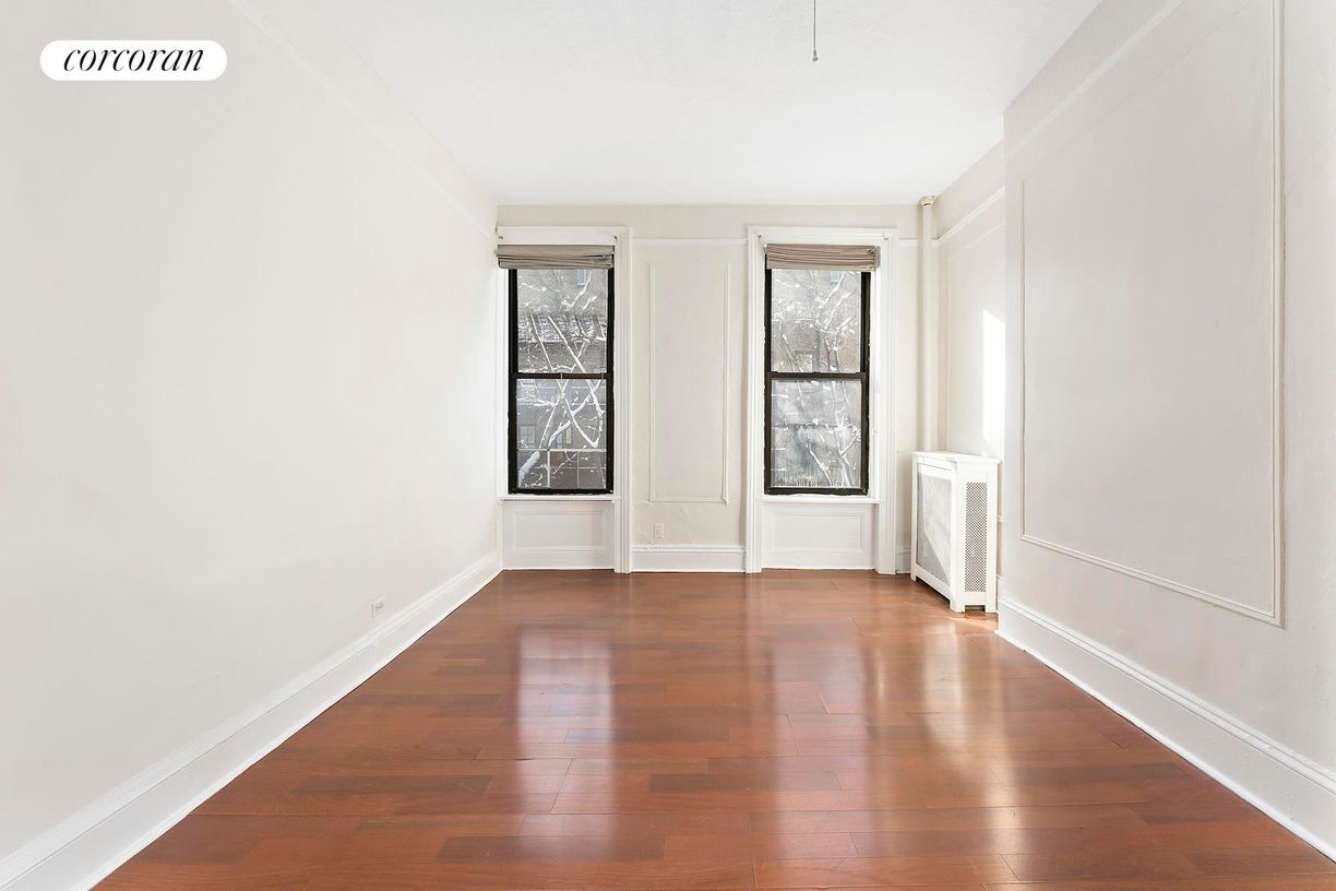 Foto principal - 450 W 49th St