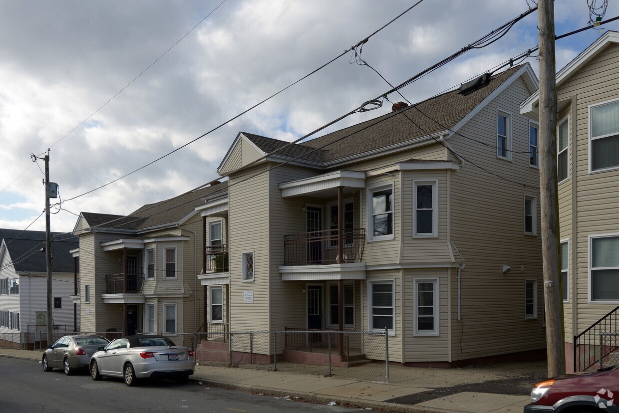 162188 Tremont St, Fall River, MA 02720 Apartments in Fall River, MA