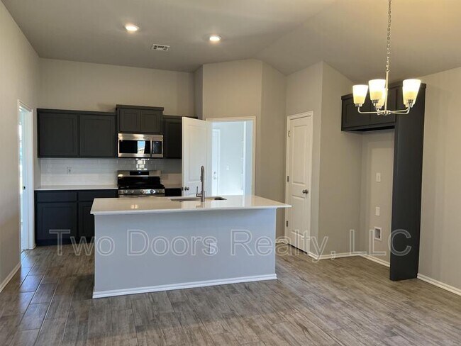 Foto del edificio - 1313 Sycamore Cir