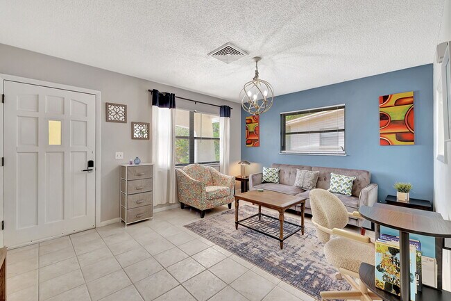 living room - 3307 NE Jeannette Dr