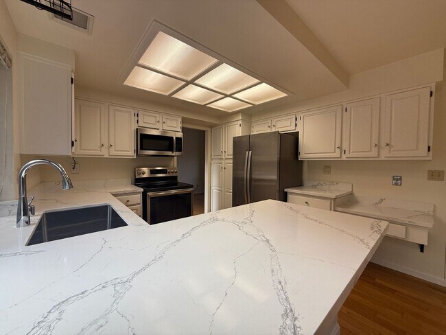 Foto del edificio - 6574 Leyland Park Dr