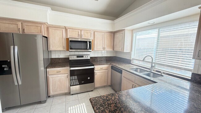 Foto del edificio - 3 Bedroom, 2.5 bath home in Desirable Fresno Neighborhood