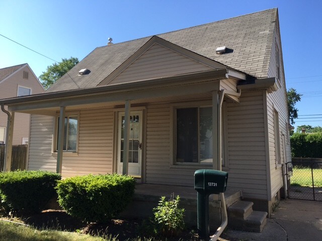Primary Photo - 13731 Oakdale St