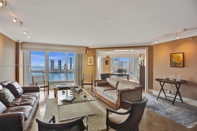 Foto del edificio - 7000 Island Blvd