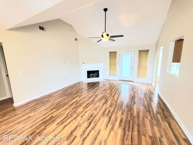 Building Photo - 3 br, 2 bath House - 58 Dimick Dr.