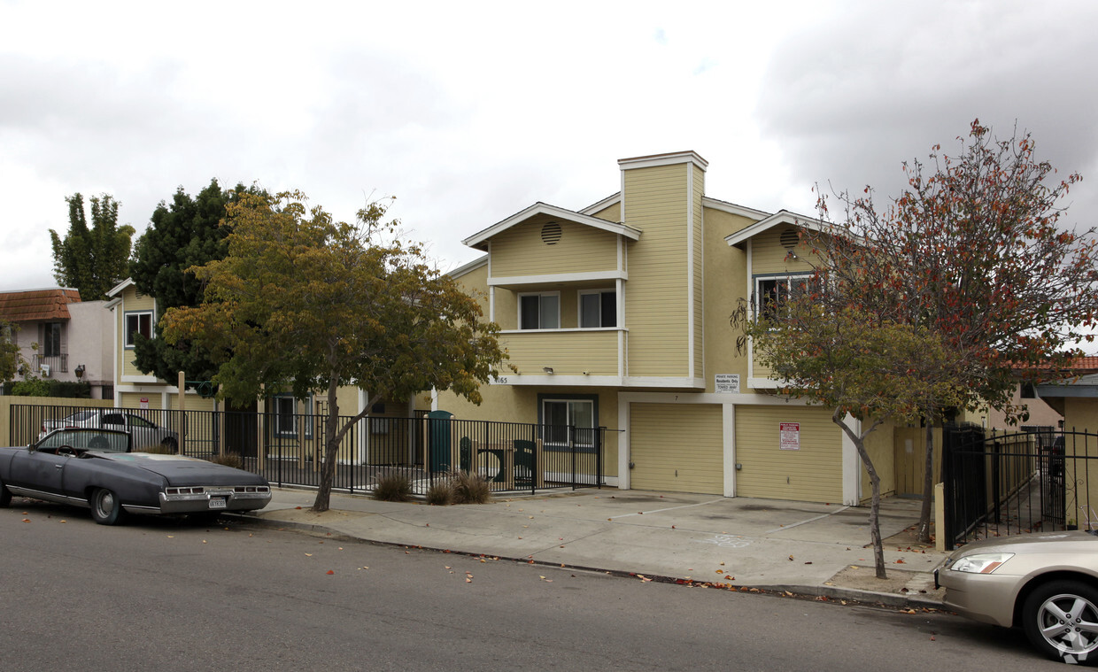 Building Photo - 4165-4175 Highland Ave