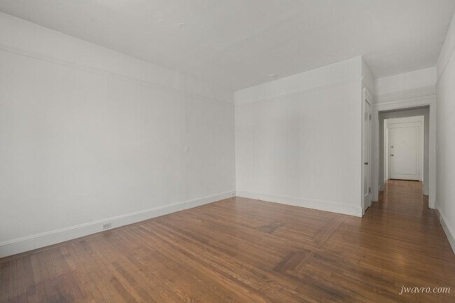 Building Photo - 2425 Fillmore St