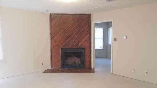 Building Photo - 6200 Breeze Way