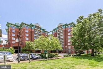 Building Photo - 545 E Braddock Rd