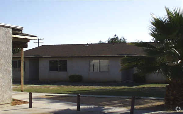 Foto del edificio - Desert Gardens Apartments