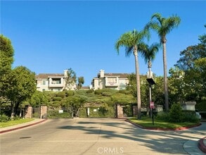 Building Photo - 1032 S Sundance Dr