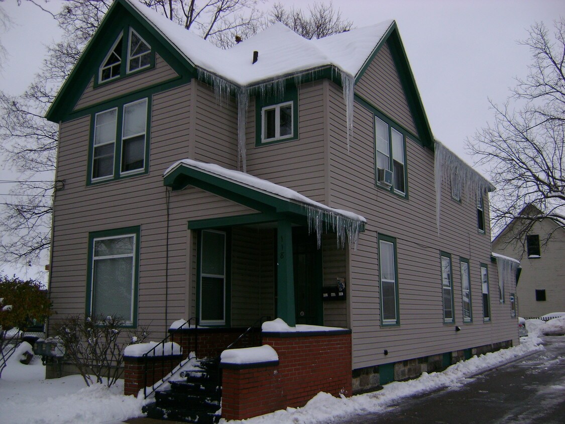 Primary Photo - 118 W Walnut St