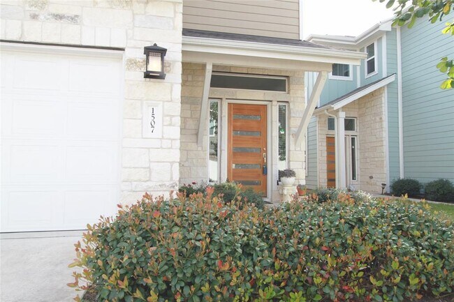 Foto del edificio - 1507 Homespun Rd