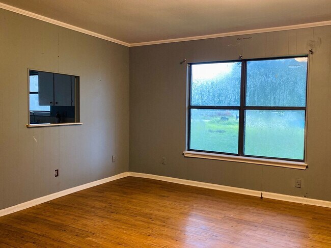 Building Photo - 440 Huval